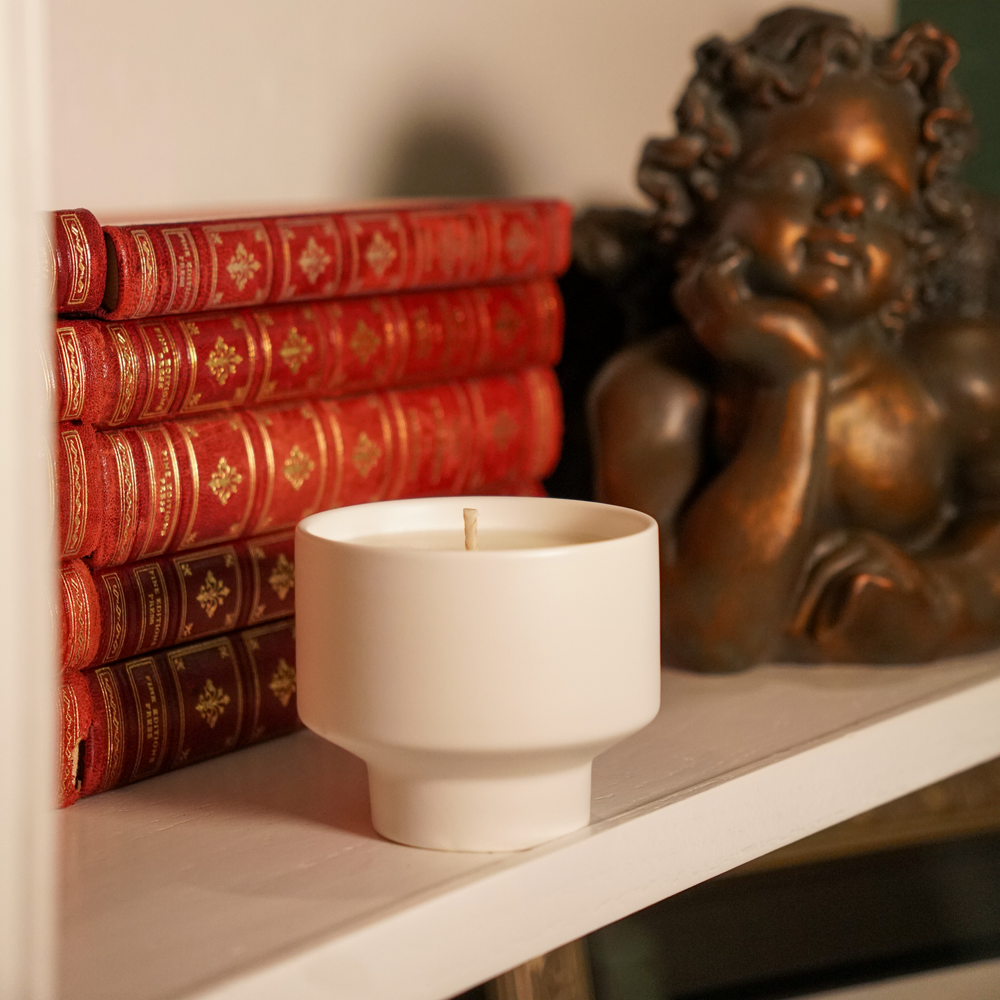 Intergalactic Oud Candle